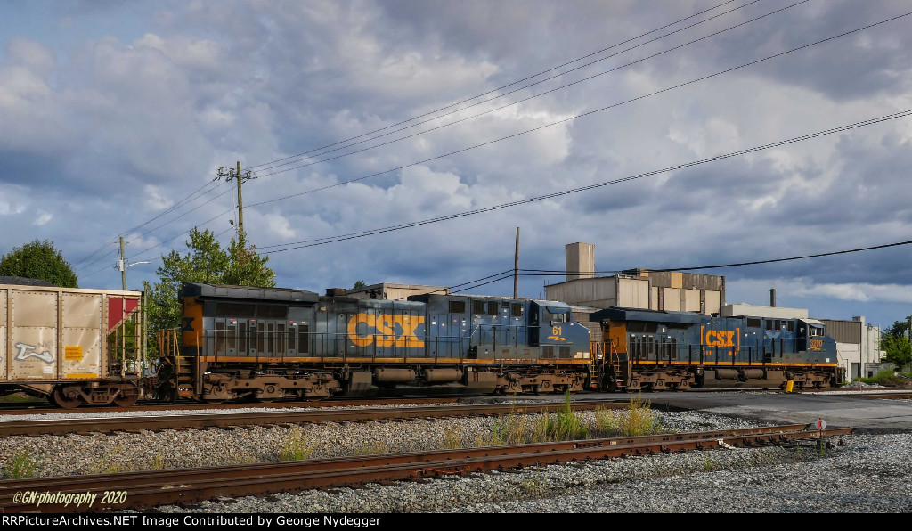 CSX 61 & 3200